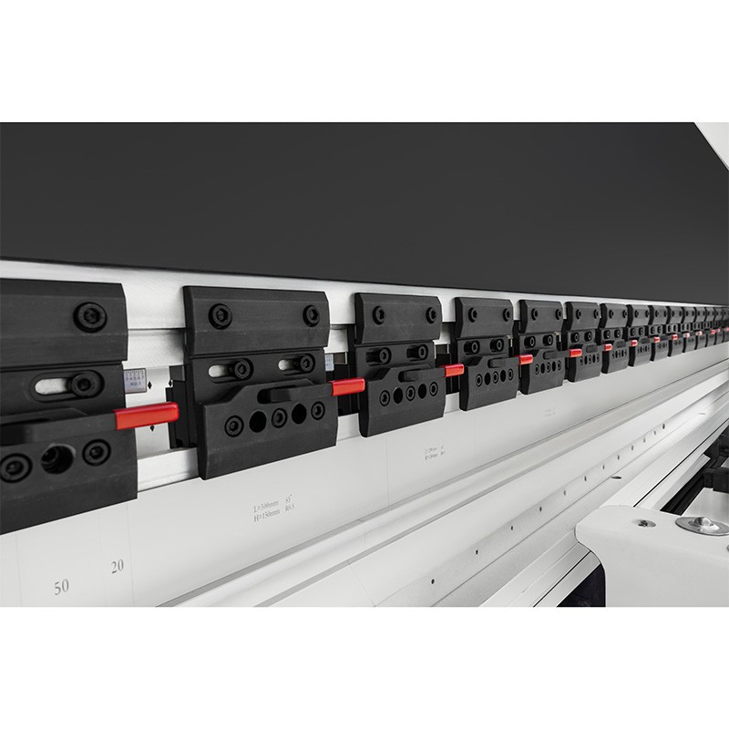 Хидравлична абкант-преса CORMAK CNC SERVO ELITE 80×2500 DA-53TX